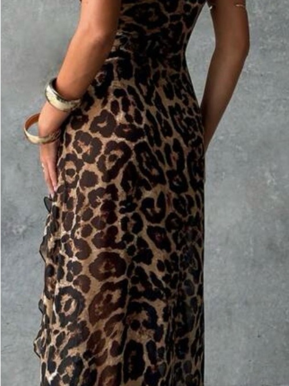Leopard print asymmetrical off shoulder maxi dress. Size XS. Sheer fabric. New. - Picture 4 of 16